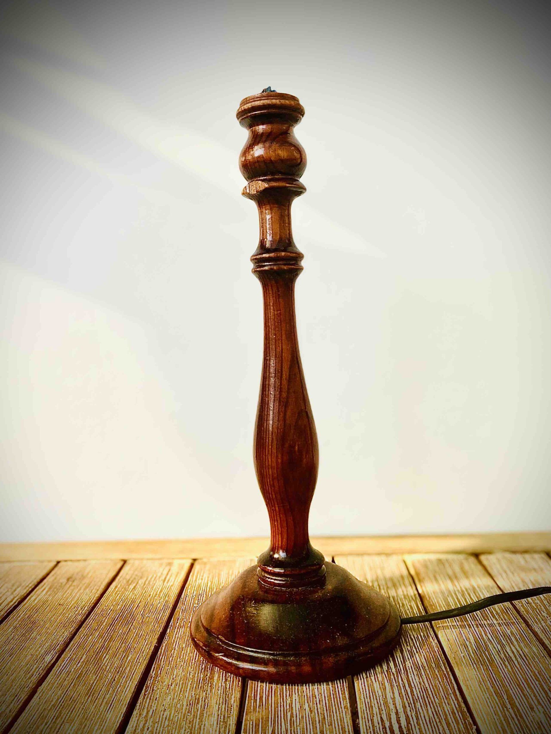 Pies de madera lampara de mesa monsieur lampierre Oh la lampe