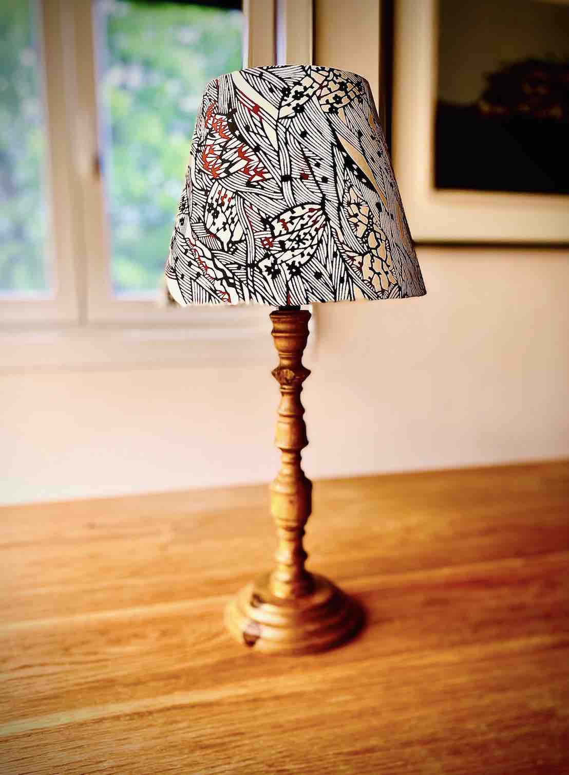 lámpara de mesa de pantalla de papel japonés monsieur lampièrre